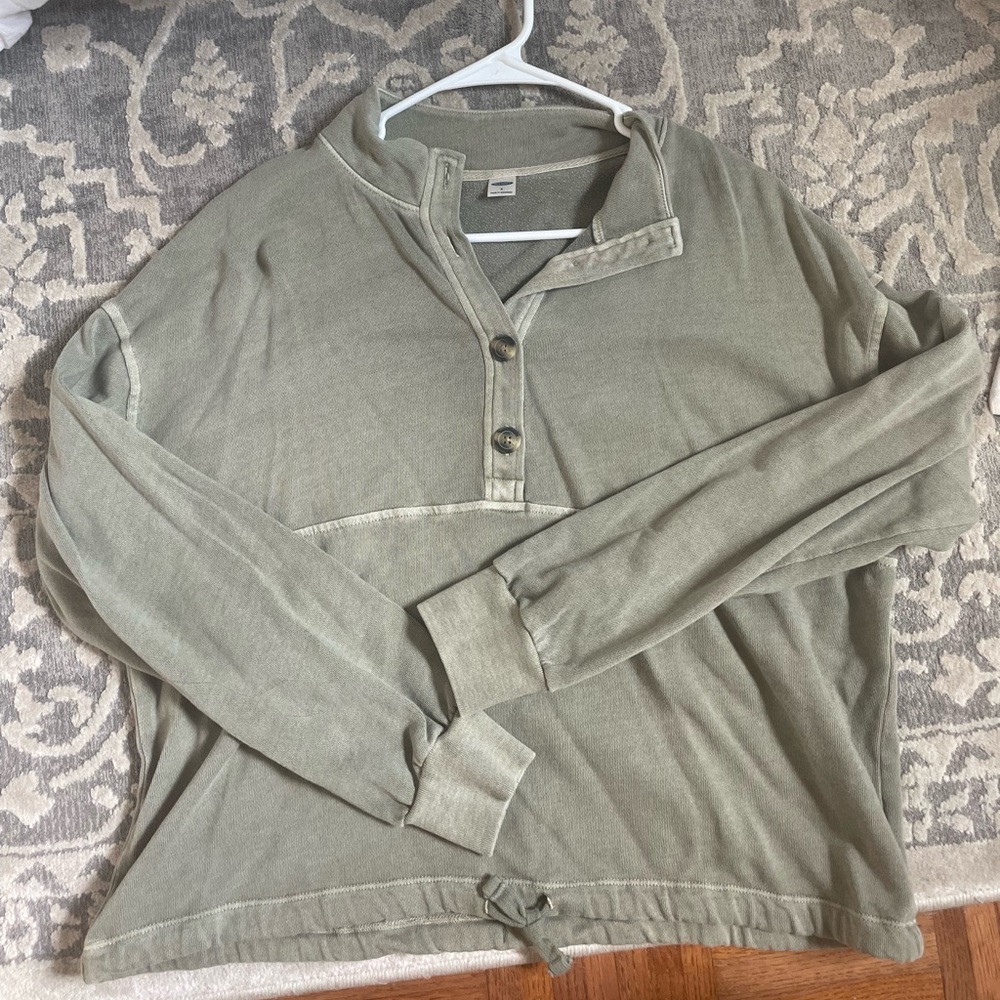 Old Navy gray/army green quarter button pull over - size small